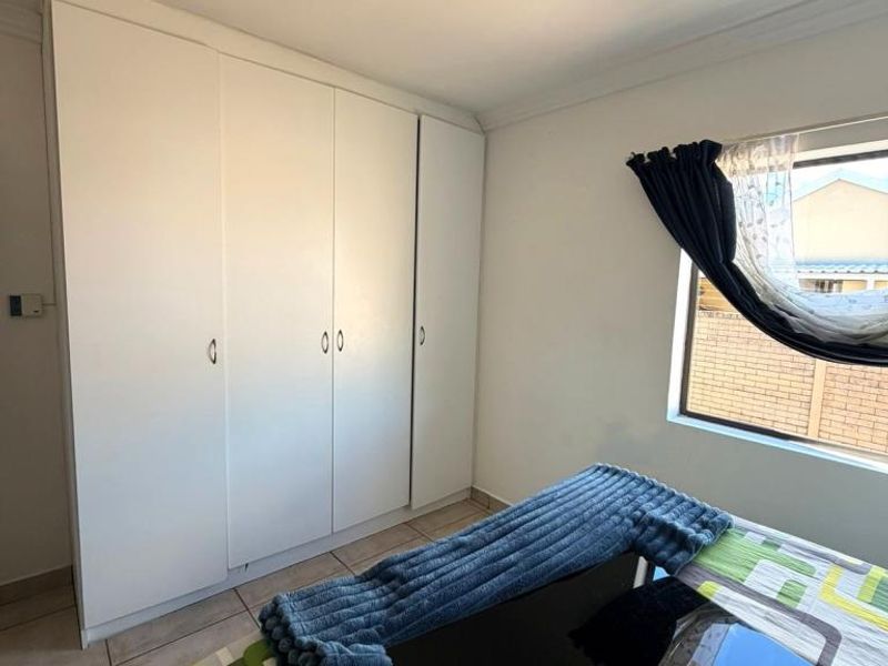 Spacious 3 Bedroom Townhouse For Rent in Jago Place, Gonubie - Photo 6
