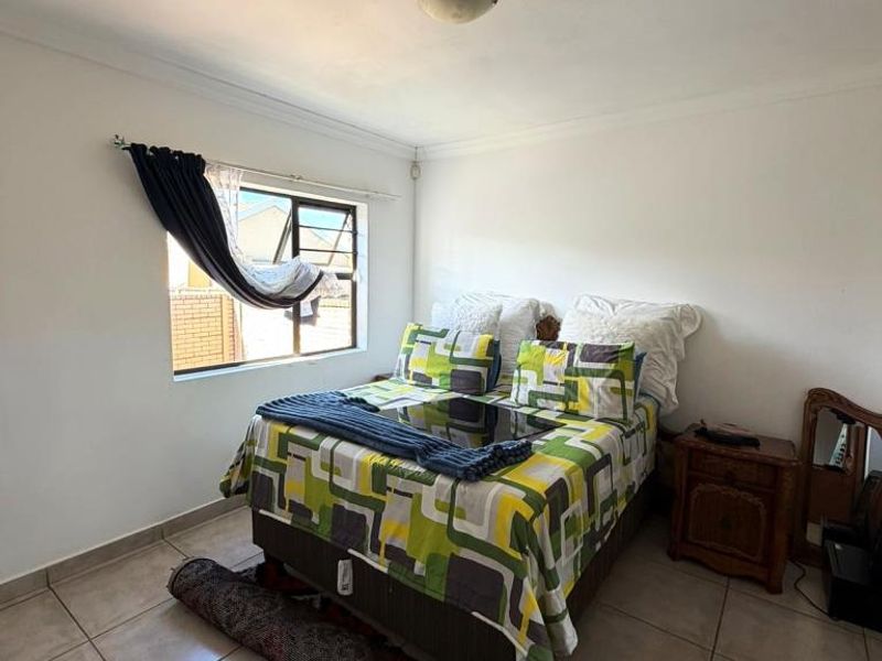 Spacious 3 Bedroom Townhouse For Rent in Jago Place, Gonubie - Photo 5