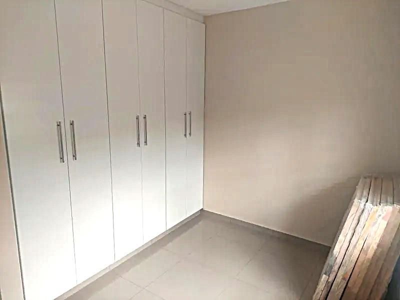 MODERN GROUND FLOOR 2-BEDROOM APARTMENT WITH PRIVATE PORCH – IN THE HEART OF MALVERN - Photo 5