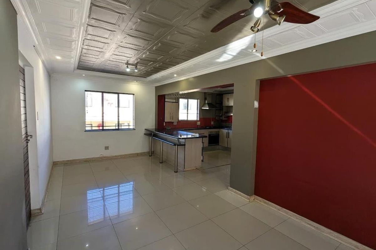 Spacious Two Bedroom APartment For Rent in Sherwood Court, Southernwood - Photo 2