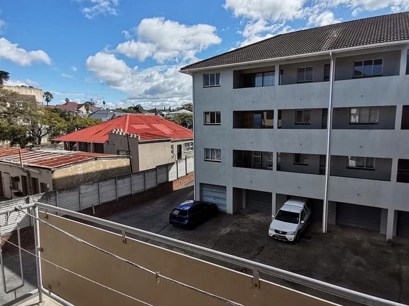 Spacious Two Bedroom APartment For Rent in Sherwood Court, Southernwood - Photo 10
