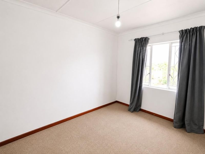 Beautiful 3 Bedroom Townhouse For Rent in Mount Anne, Amalinda - Photo 9
