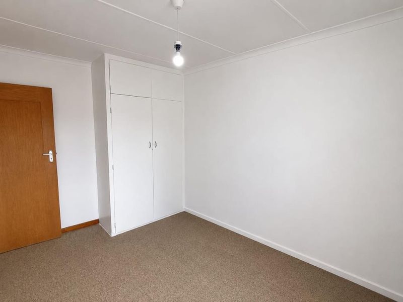 Beautiful 3 Bedroom Townhouse For Rent in Mount Anne, Amalinda - Photo 10