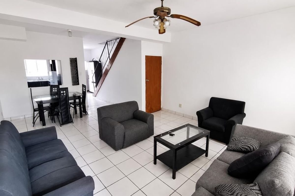 Beautiful 3 Bedroom Townhouse For Rent in Mount Anne, Amalinda - Photo 3