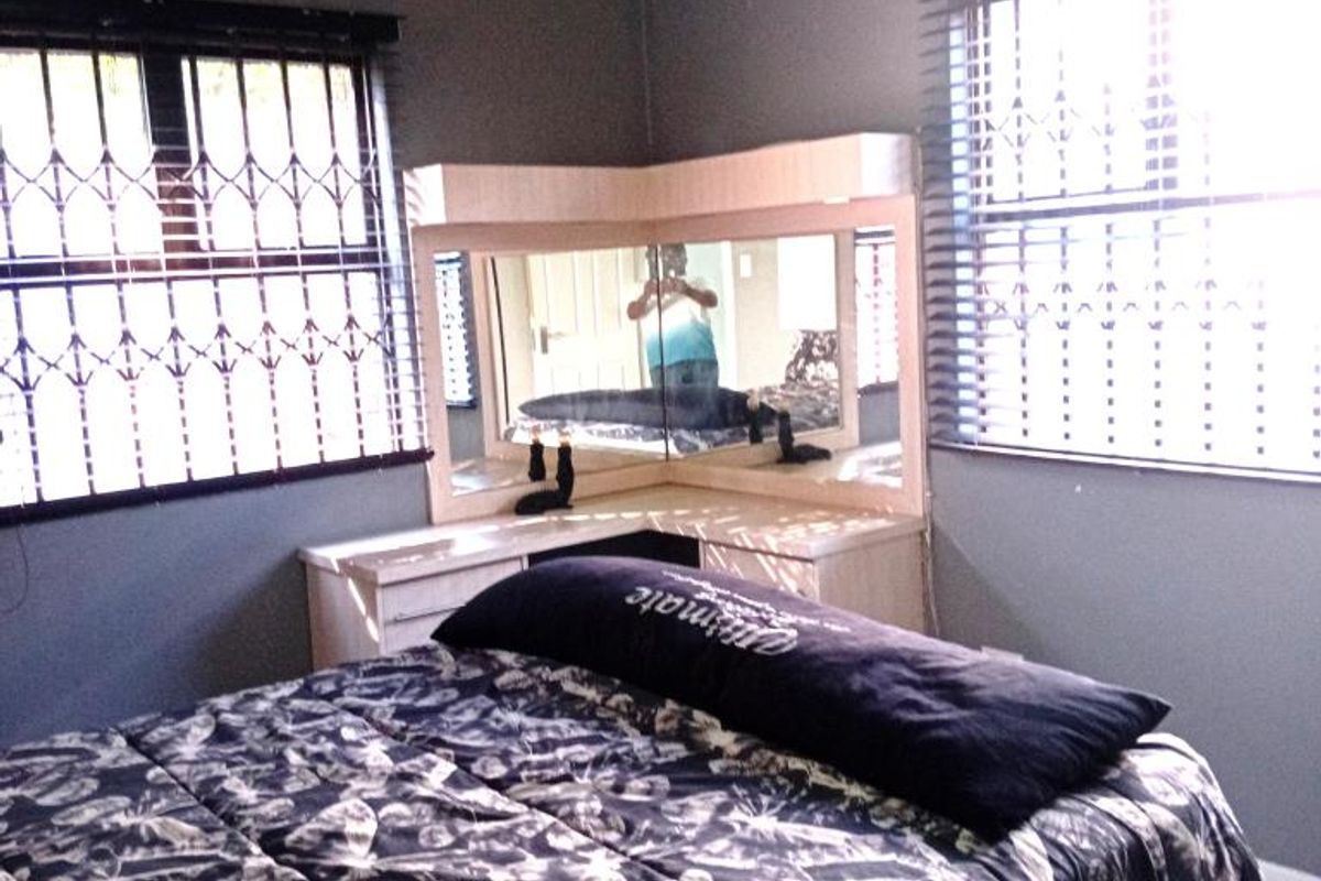 Lovey and Spacious 2-Bedroom Ground Floor Apartment with garden, To Let – Central Pinetown - Photo 4