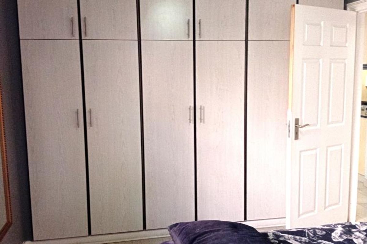 Lovey and Spacious 2-Bedroom Ground Floor Apartment with garden, To Let – Central Pinetown - Photo 3