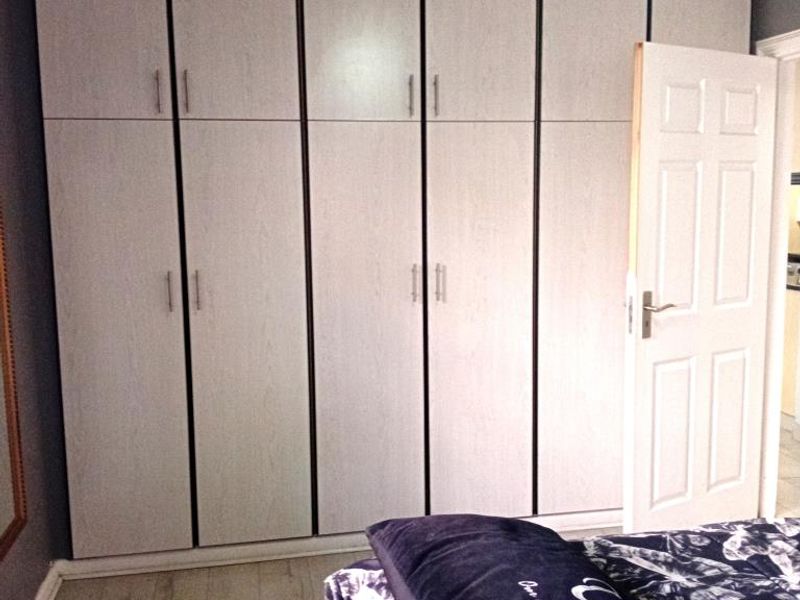 Lovey and Spacious 2-Bedroom Ground Floor Apartment with garden, To Let – Central Pinetown - Photo 3