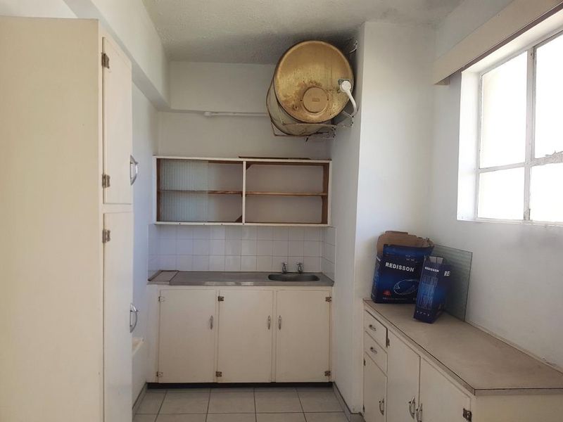 For Rent: 1 Bedroom Apartment in Belvedere Court | Southernwood - Photo 2