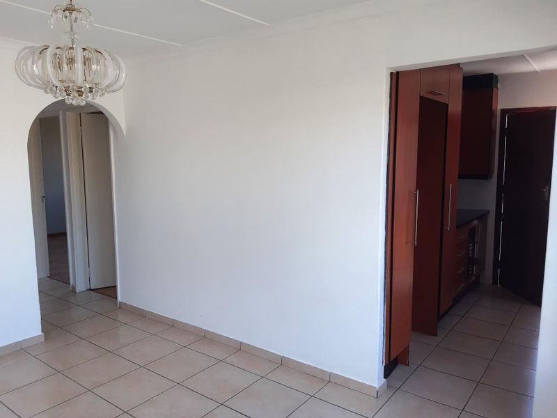 Beautiful 3 Bedroom House For Rent in Haven Hills - Photo 4