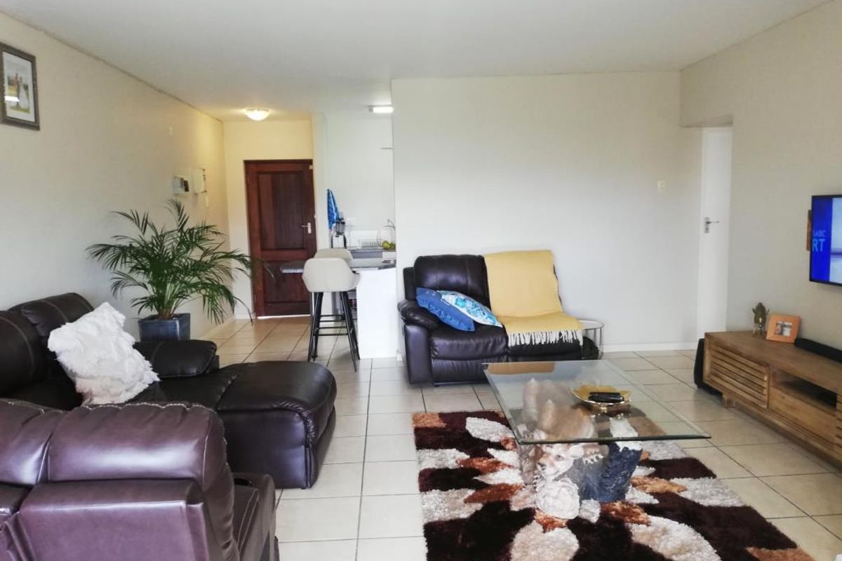 Beautiful 2 Bedroom Flat For Rent in Sunset Valley - Photo 3