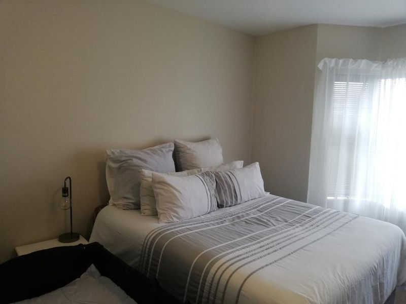 Beautiful 2 Bedroom Flat For Rent in Sunset Valley - Photo 9