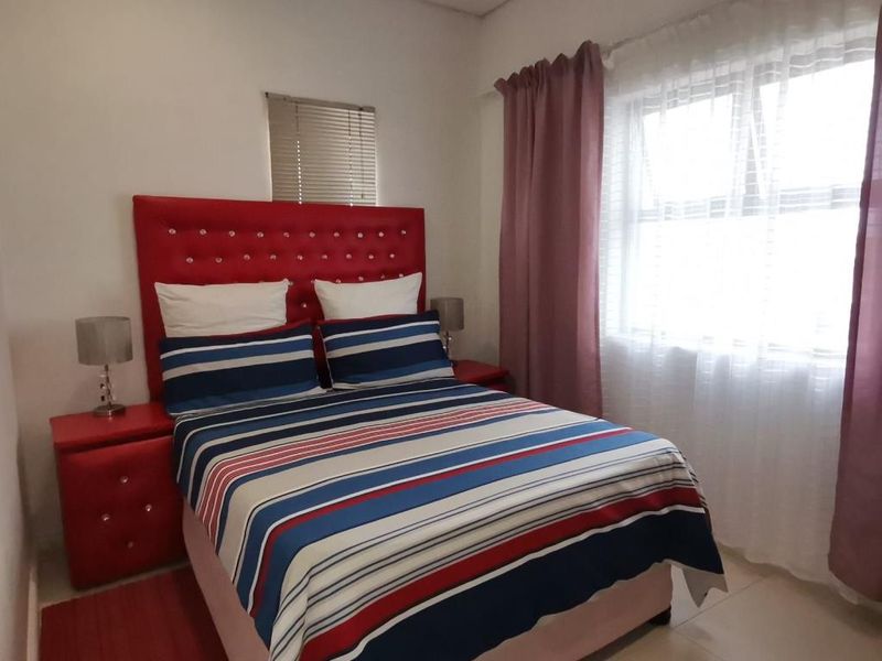 Beautiful 3 Bedroom Townhouse For Rent in Winterstrand - Photo 6