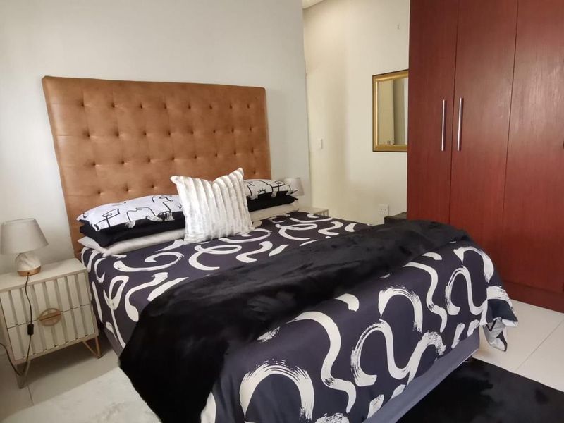 Beautiful 3 Bedroom Townhouse For Rent in Winterstrand - Photo 9