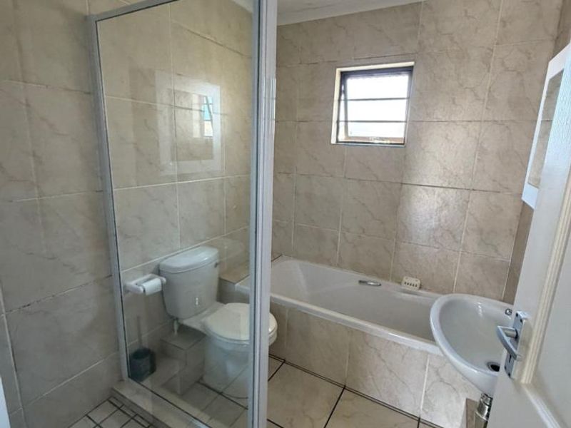 2 Bedroom Townhouse For Rent- Riley Place, Gonubie - Photo 10
