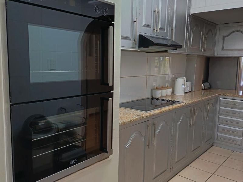 3 Bedroom Townhouse, 13 Gleneagles - Photo 4