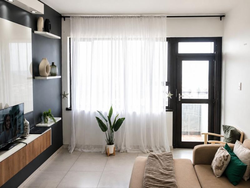 For Rent: 2 Bedroom Flat in Mashona Terrace, Quigney - Photo 1