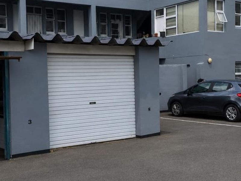 For Rent: 2 Bedroom Flat in Mashona Terrace, Quigney - Photo 8