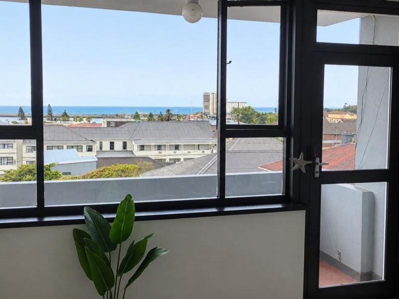 For Rent: 2 Bedroom Flat in Mashona Terrace, Quigney - Photo 7