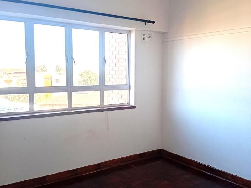 Newly renovated and very spacious 3-Bedroom Apartment in the Heart of Morningside - Photo 7