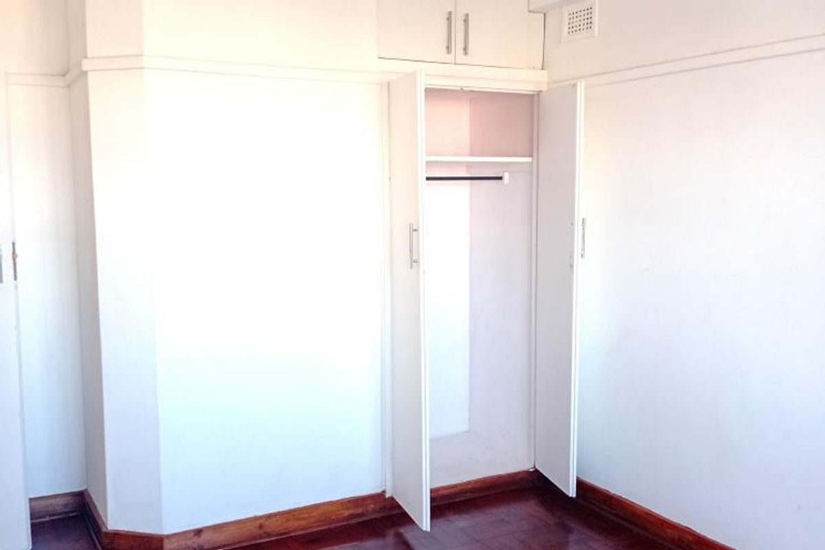 Newly renovated and very spacious 3-Bedroom Apartment in the Heart of Morningside - Photo 4