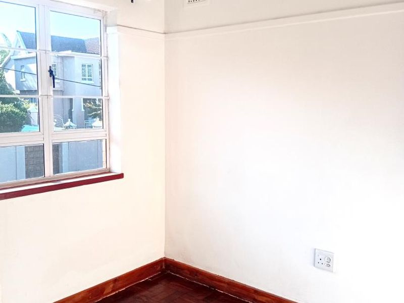 Newly renovated and very spacious 3-Bedroom Apartment in the Heart of Morningside - Photo 2
