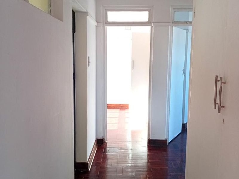 Newly renovated and very spacious 3-Bedroom Apartment in the Heart of Morningside - Photo 3