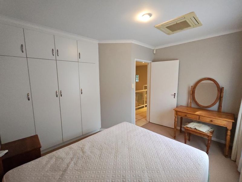 Beautiful 3 Bedroom Home For Rent in Bonza Bay - Photo 9