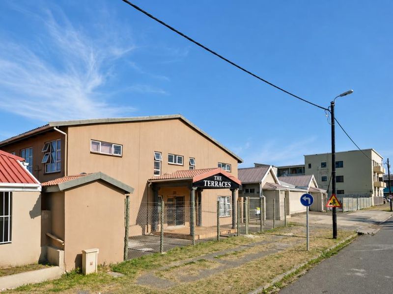 Room For Rent in Tutton Terrace | Quigney - Photo 1