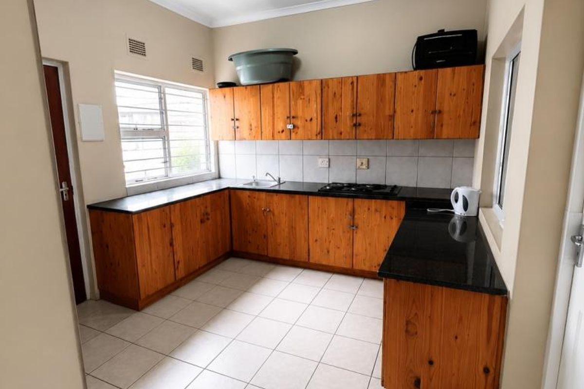 Room For Rent in Caxton Street, Quigney - Photo 5