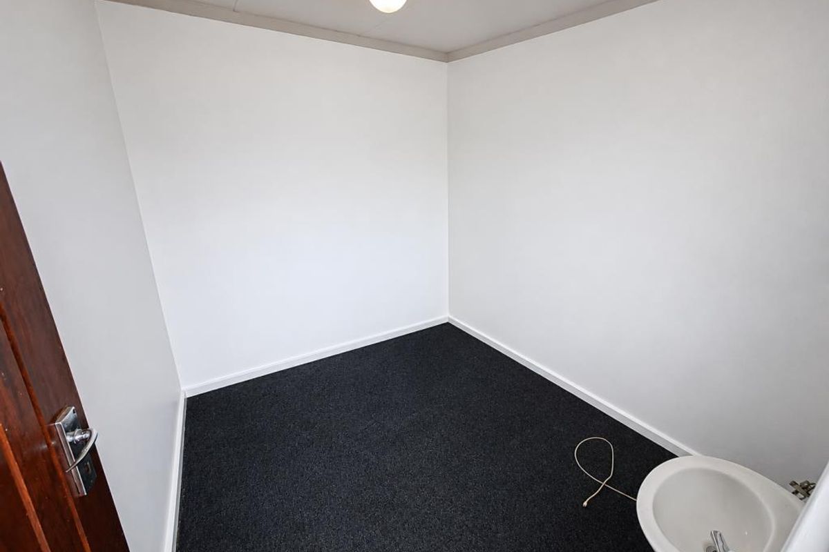 Room For Rent in Caxton Street, Quigney - Photo 2