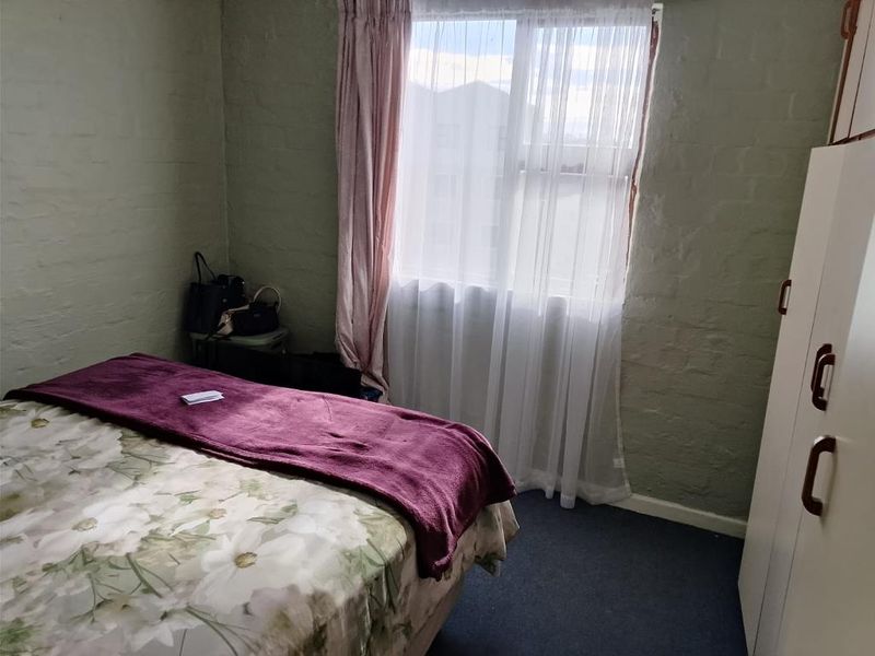 Secure & Sunny Two-Bedroom Apartment Available to Rent in Sohco Village, Amalinda - Photo 6
