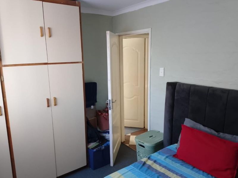 Secure & Sunny Two-Bedroom Apartment Available to Rent in Sohco Village, Amalinda - Photo 8