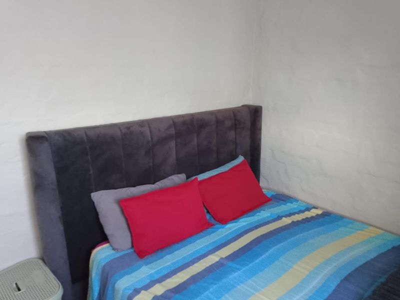 Secure & Sunny Two-Bedroom Apartment Available to Rent in Sohco Village, Amalinda - Photo 7