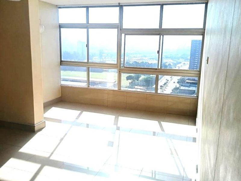 Stunning 15th Floor Apartment with Breathtaking views in North Beach - Photo 8