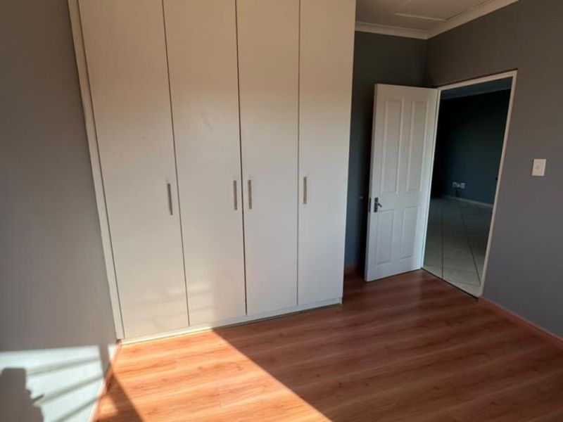 Two Bedroom Unit In Secure Complex, Quarry View 1 - Photo 6