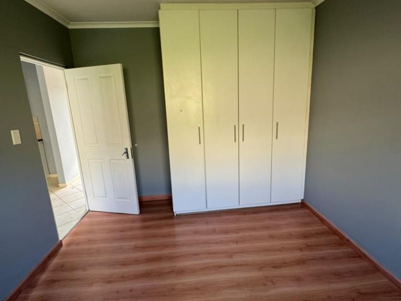 Two Bedroom Unit In Secure Complex, Quarry View 1 - Photo 8