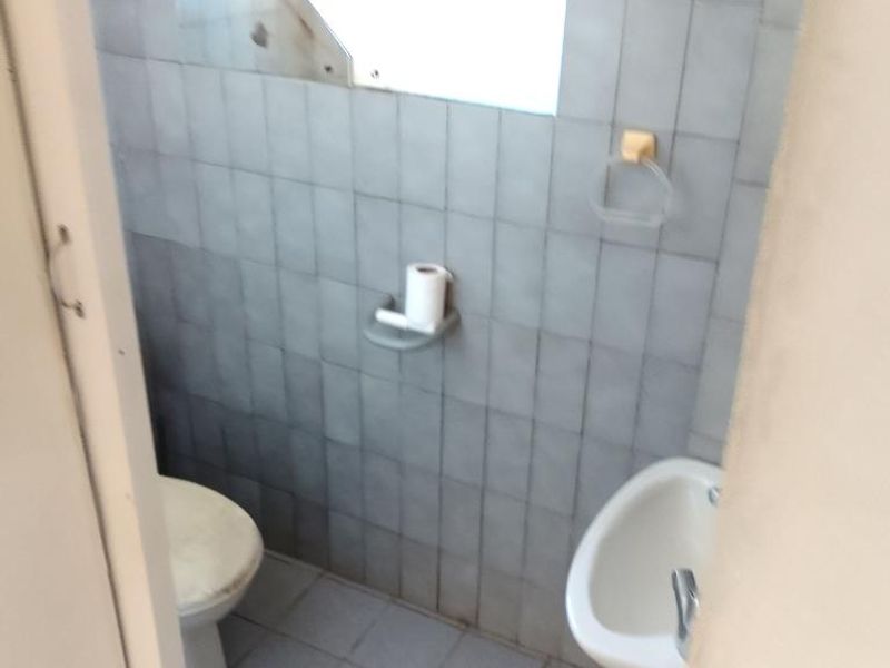 Spacious 2-Bedroom, 2 Bathrooms.  Duplex with private pool. - Photo 9