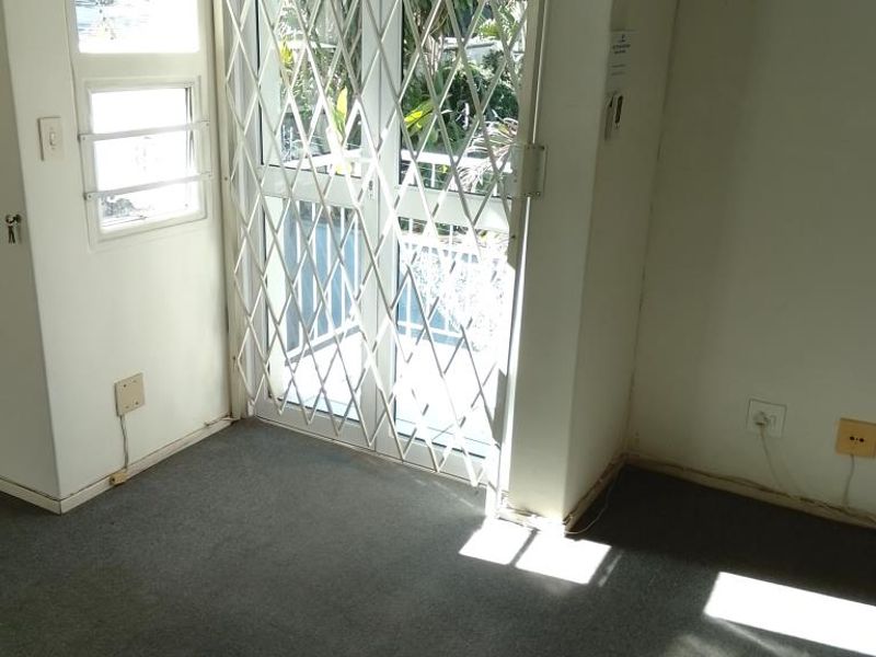 Spacious 2-Bedroom, 2 Bathrooms.  Duplex with private pool. - Photo 3