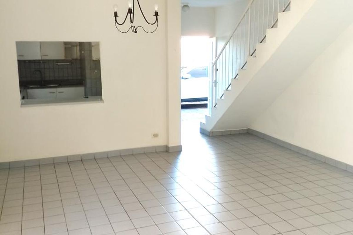 Spacious 2-Bedroom, 2 Bathrooms.  Duplex with private pool. - Photo 2