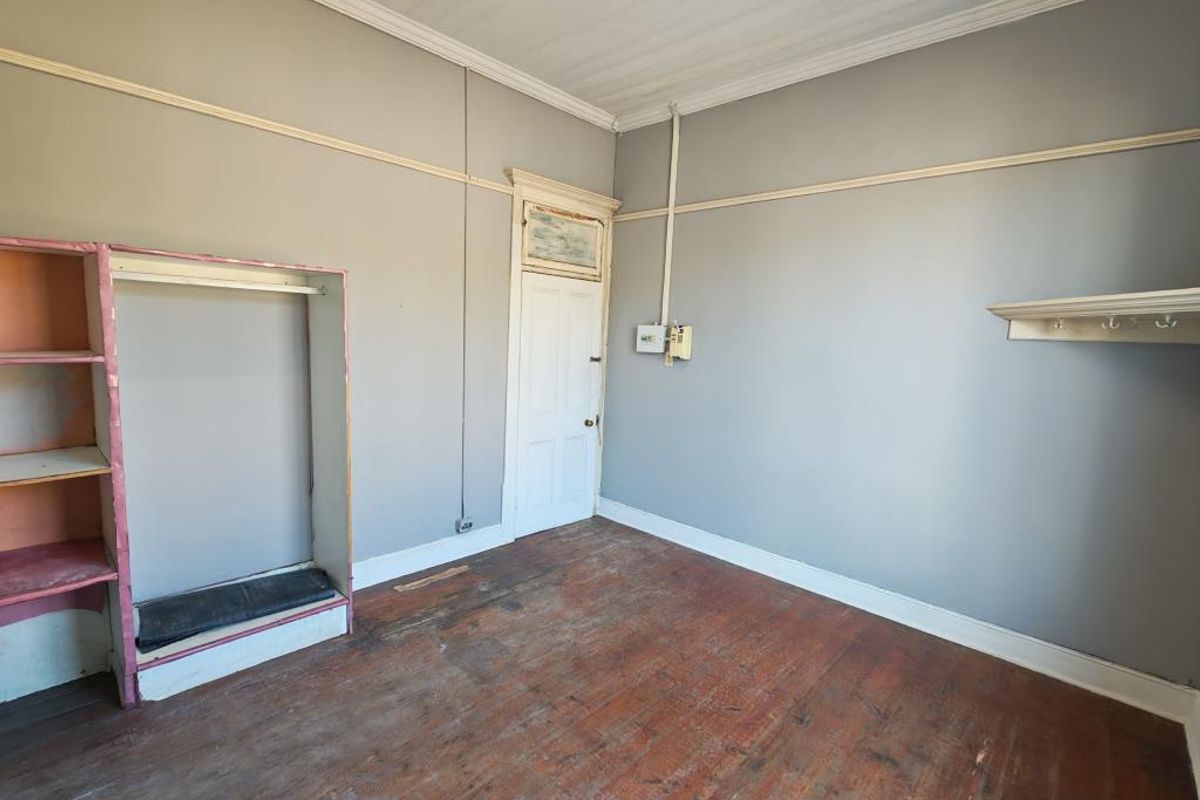 Freshly Painted Room to Rent in the Heart of Quigney! - Photo 4