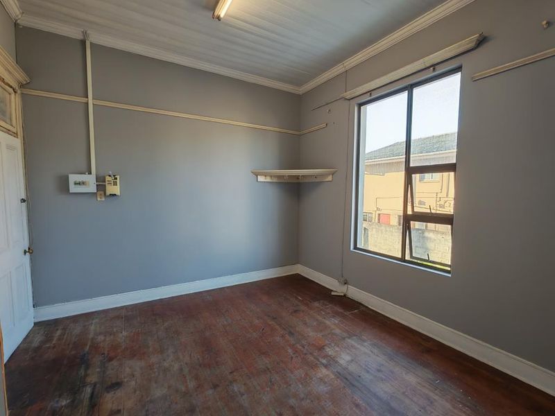 Freshly Painted Room to Rent in the Heart of Quigney! - Photo 5