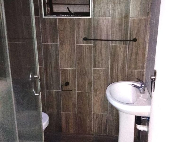 Looking for your next home? 2-Bedroom Apartments To Rent | Prime City Centre Location - Photo 2