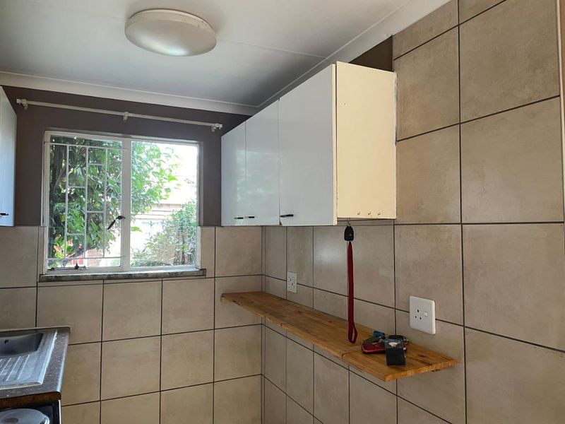 2, Weavers Jaguar Street Sunward Park - Photo 8