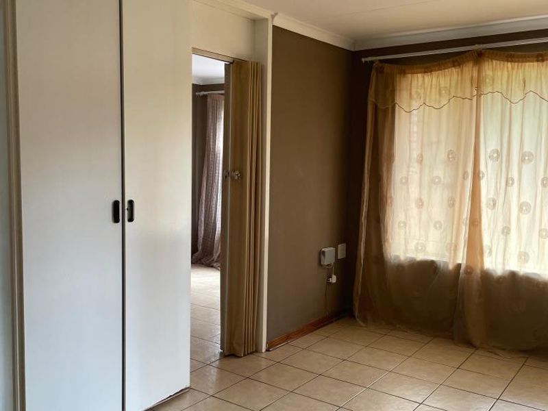 2, Weavers Jaguar Street Sunward Park - Photo 6