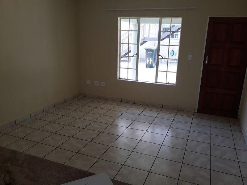 561, Golden Oaks  - Photo 8