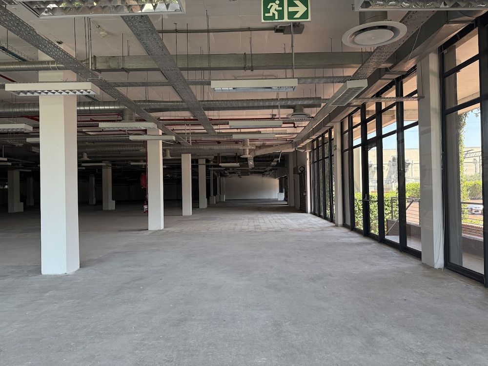 First floor - +-2000m2