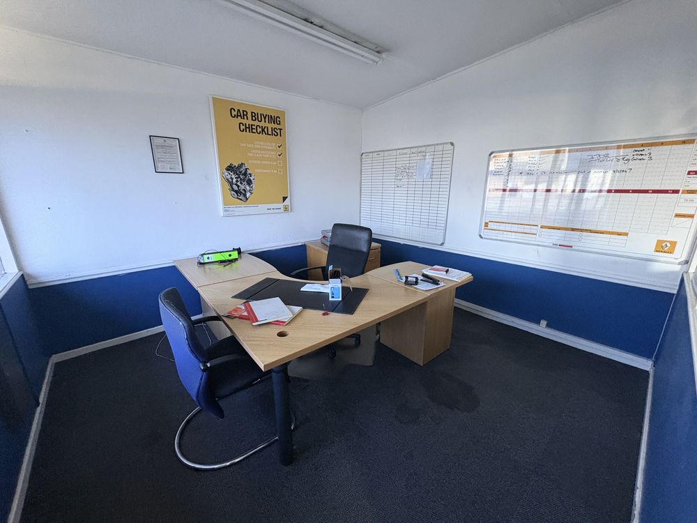 motor dealership premises to rent