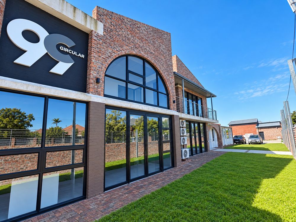 93 m² office to rent Gqeberha