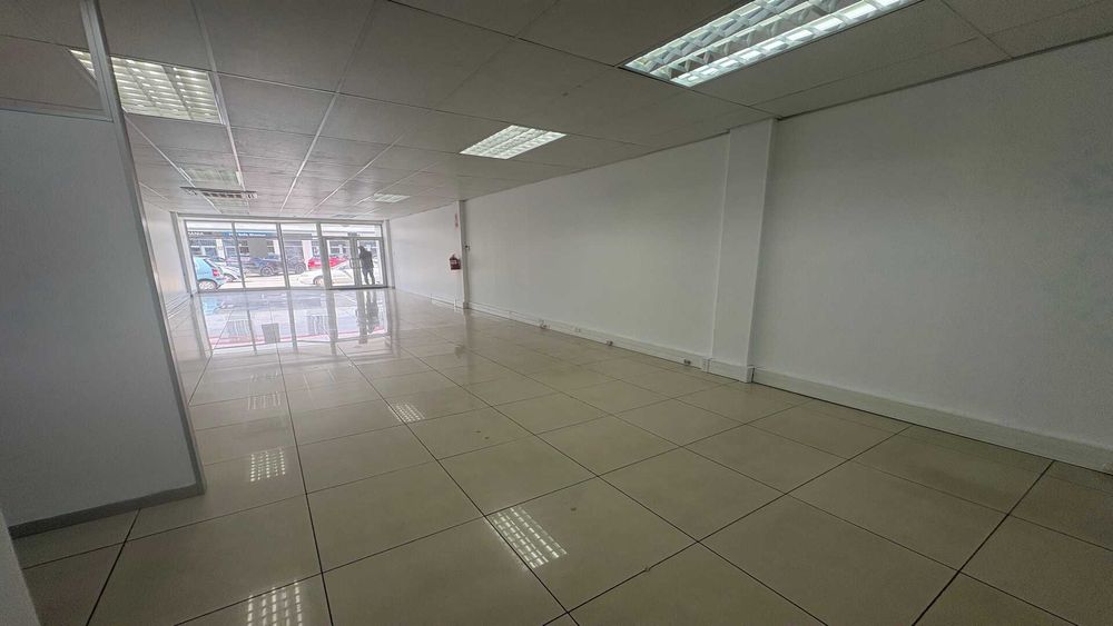 Retail space to let Newton Park