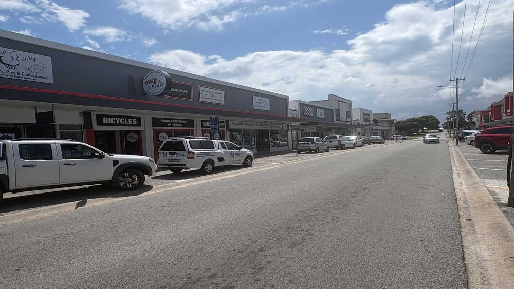 95m² retail space to rent Newton Park